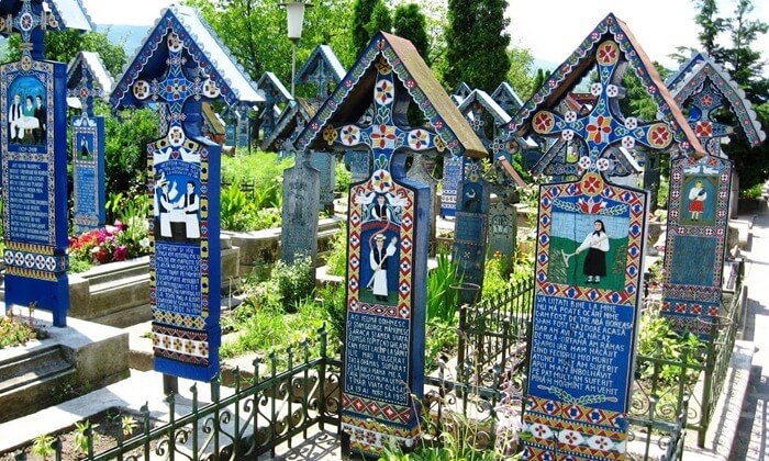 Веселое кладбище, Румыния