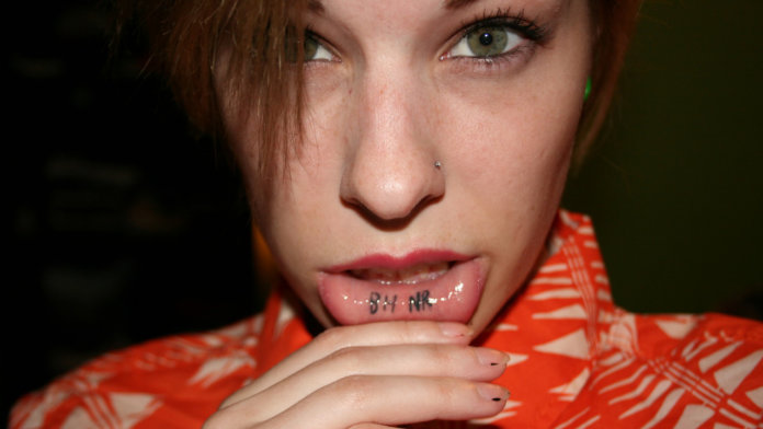 lip-tattoo