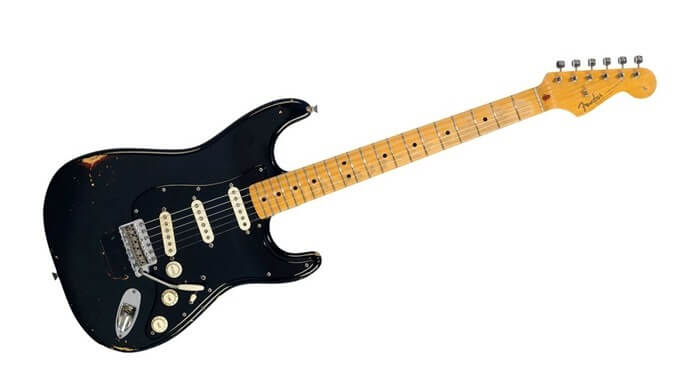 Электрогитара Fender Black Strat Дэвида Гилмора – $3,9 млн